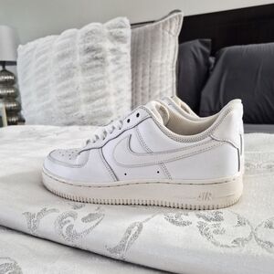 Women's Nike AirForce 1 -Size 7